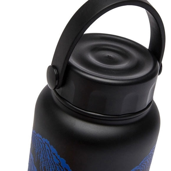 Bouteille d'hydratation isolée Acadia de 32 oz - France